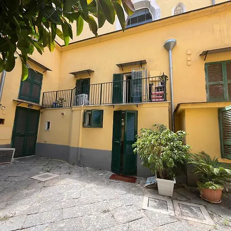 Holiday home Casetta Megaride